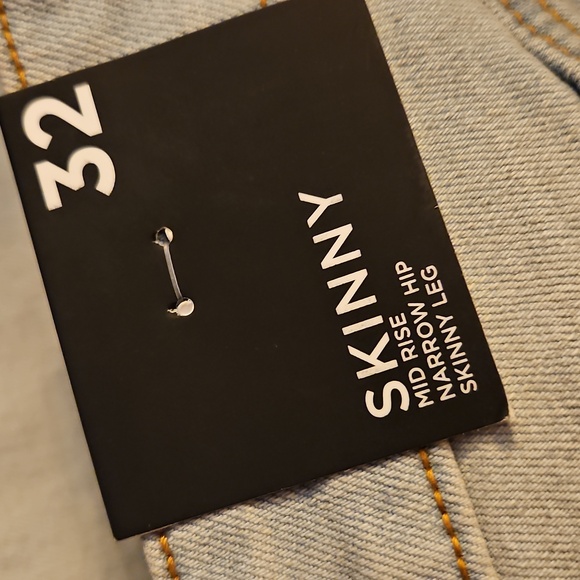 Forever 21 Blue Skinny Jeans with Distressed Details - Picture 4 of 9